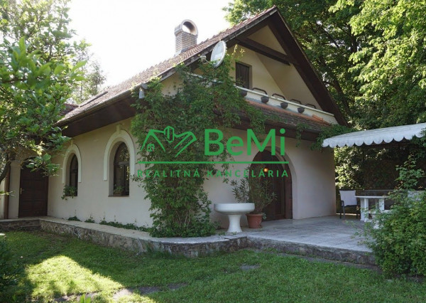 REZERVOVANÉ - Predaj celoročne obývateľnej chalupy/domu s veľkým pozemkom 37á, dvojpodlažnou pivnicou a garážou/bistrom - Levice-Horša 018-12-DUJU3a