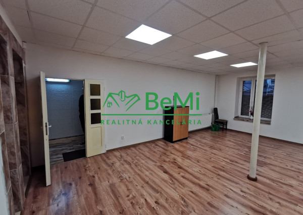 PRENÁJOM : Kancelárske priestory v centre Žilina (006-25-JSZ)