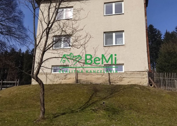 RD s pozemkami a lesmi 008-12-PEMOa