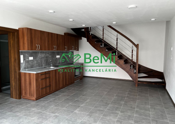 Prenájom  bytu v rodinnom dome  v tichej časti mesta Bytča (217-213-MACH)