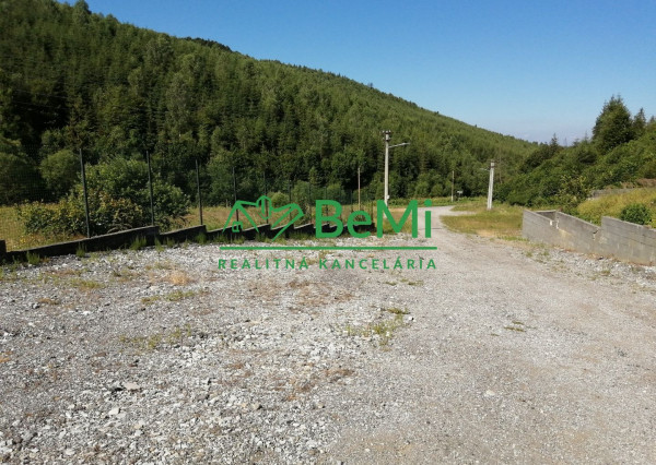 Prenájom pozemku, garážové priestory, 1738m2, Čadca, časť Čadečka (218-24-MACH)