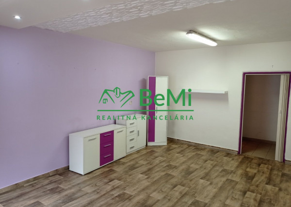 Prenájom podnikateľského priestoru - Levice (054-25-DUJU)