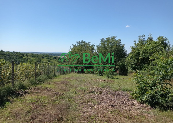 Predaj pozemku aj na stavbu do 72 m2 zastavanej plochy - Levice 042-14-ERGAa