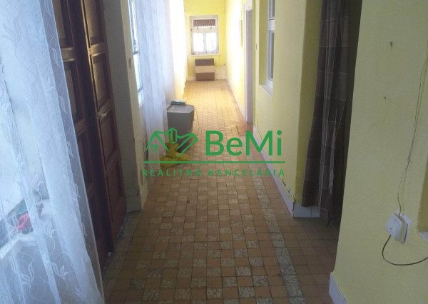 Predaj starší rodinný dom Vráble, NR (107-12-ERF)