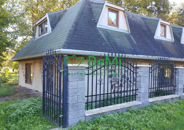 Predaj dom, chalupa - Hostie (1134-12-AFIE)