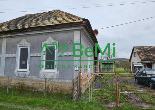 REZERVOVANÉ 2 RODINNÉ DOMY NA ROZĽAHLOM POZEMKU, GEMERSKÉ MICHALOVCE - EXKLUZÍVNE NA PREDAJ