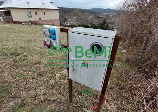 Exkluzívne na predaj stavebný pozemok v obci Brezolupy