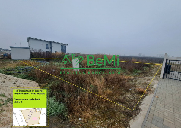 Stavebný pozemok - 688m2, Mostová ID 012-14-EVBA