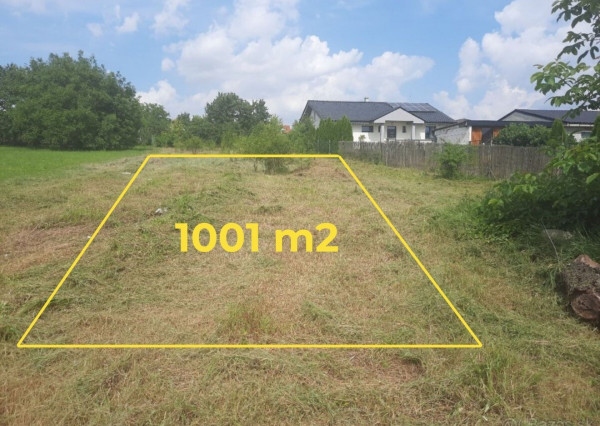 PREDAJ - STAVEBNÝ POZEMOK 1001 m2 DVORNÍKY ID 024-14-FIJA