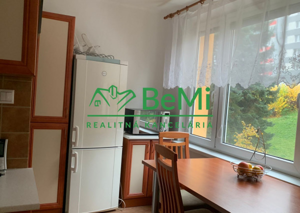 Na prenájom slnečný 3-izbový byt v Banskej Bystrici ulica THK