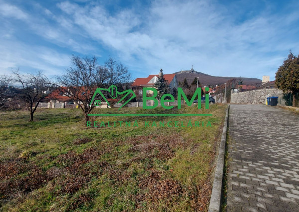 Predaj stavebný pozemok Nitra-Zobor 936m2 (206-14-JUFa)