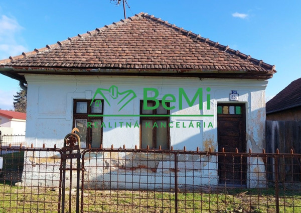 Exkluzívne na predaj vidiecky dom s veľkým pozemkom Jacovce