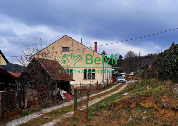 Rodinný dom Kostoľany pod Tribečom (002-12-VLAS)