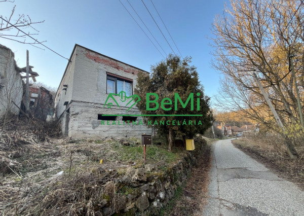 Predaj rodinný dom -  pozemok Horša  REZERVOVANE / LEVICE /(082-12-MIJK)