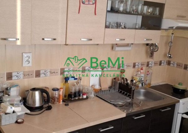 Predaj, 2 izbový zrekonštruovaný byt - Šahy (036-112-PEKR)