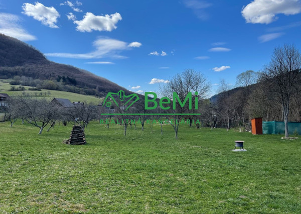 011-14-MIKUa - Ponúkame na predaj jedinečný stavebný pozemok v obci Plevník-Drienové