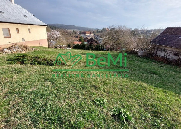 Exkluzívne na predaj stavebný pozemok v obci Brezolupy