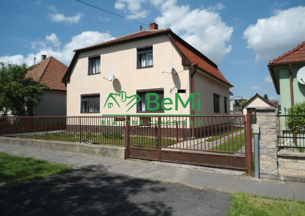 NR - Ivanka pri Nitre, dvojgeneračný, 6 izieb