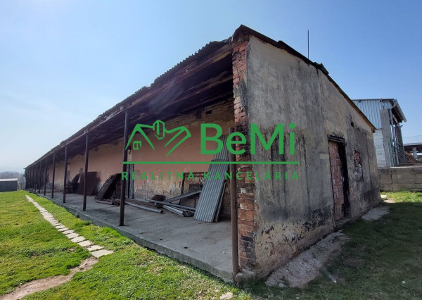 Na predaj pozemok s hospodárskou budovou meste Topoľčany