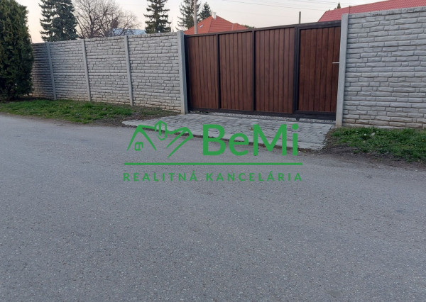 Predaj stavebný pozemok Vinodol pri Nitre (169-14-ERFa)