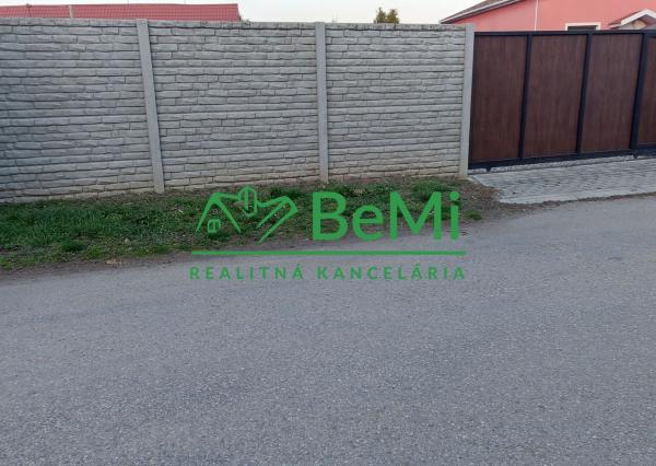 Predaj stavebný pozemok Vinodol pri Nitre (169-14-ERFa)