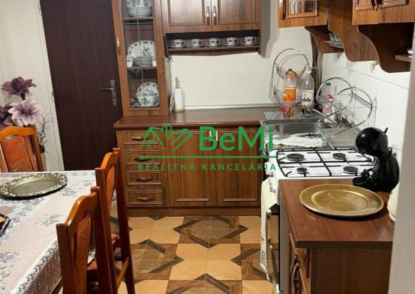 Predaj  veľký 2 izbový byt ZNÍŽENÁ CENA  - LEVICE (099-112-MIJK)
