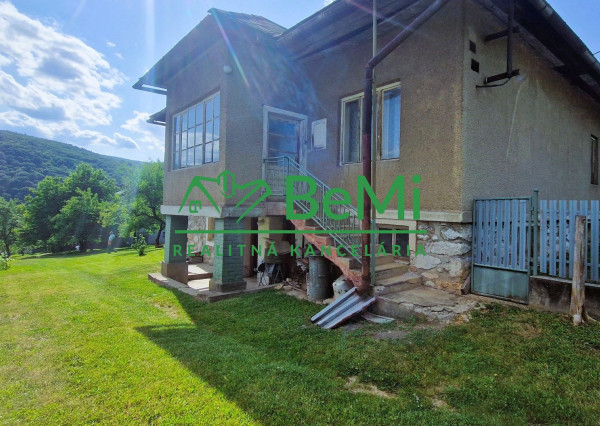 Rodinný dom v obci Vlachovo - EXKLUZÍVNE  NA PREDAJ