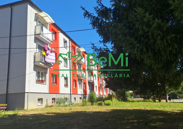 Pekný  2-izbový byt v Slavošovciach  - NA PREDAJ