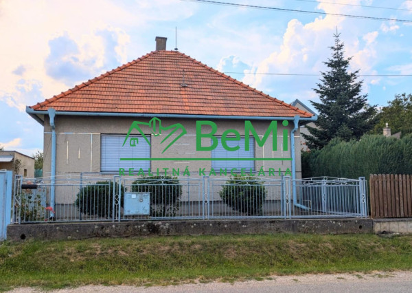 REZERVOVANÉ - Predaj, rodinný dom - Čierne Kľačany (1226-12-AFI)