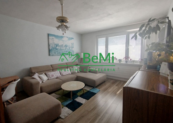 030-113-PAMA Nitra - Diely-Viničky - krásny výhľad na Zobor