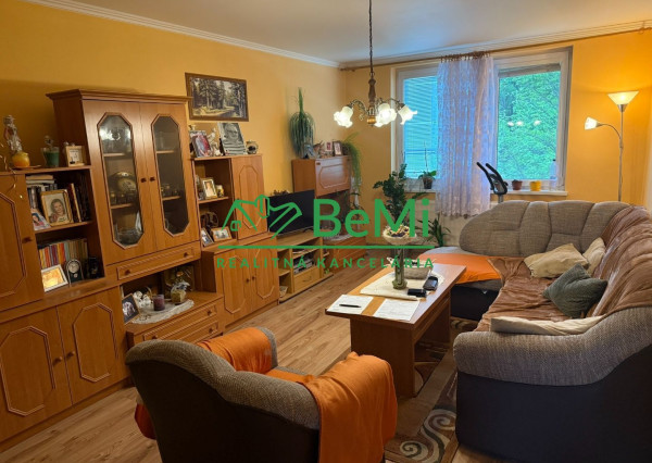 Predaný 3 izbovy byt s logiou na Komenského ulici na predaj