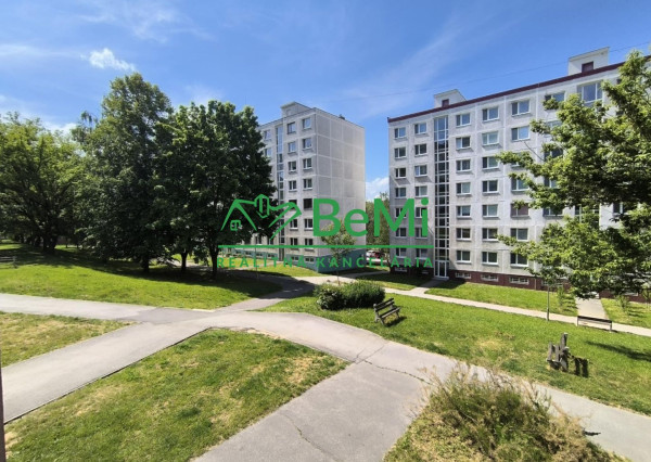 REZERVOVANÉ Na predaj priestranný 3-izbový byt – Dubnica nad Váhom, ul. Pod hájom