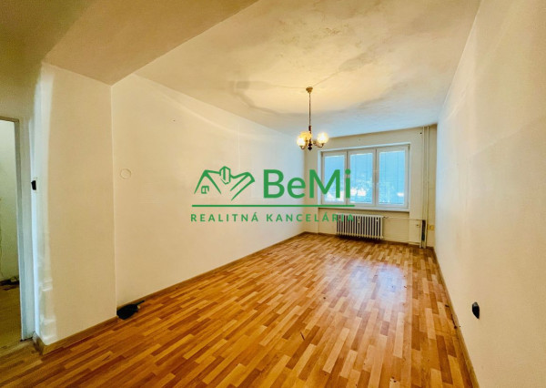 Na predaj 2-izbový byt 57 m² Prievidza