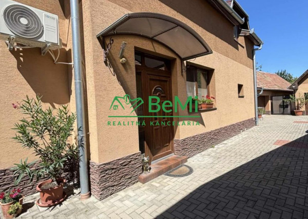 Predaj, zrekonštruovaný rodinný dom - Šahy (039-12-PEKR)