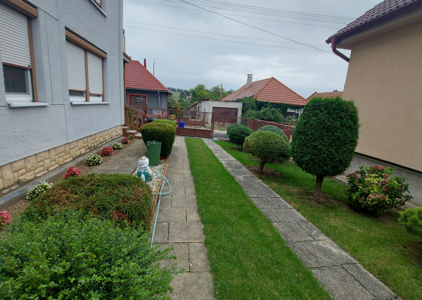 Predaj 5 izbový  dom Malé Chyndice, Nitra(231-12-JUFa)