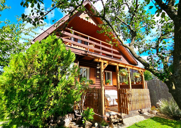 KRÁSNA CHATA V RIMAVSKEJ SOBOTE 1677m2 - NA PREDAJ