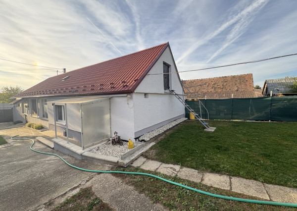 Predaj rodinného domu Šalgočka 112-12-ROCHE