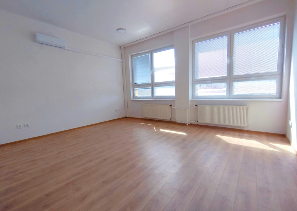 Kancelársky/prevádzkový priestor na prenájom-Lučenec