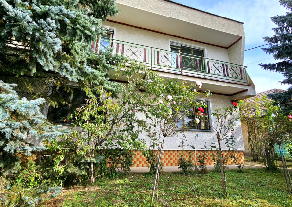 RODINNÝ DOM S GARÁŽOU A ZÁHRADOU V RAKYTNÍKU - NA PREDAJ