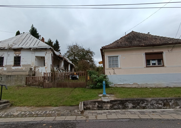 Dve rodinné domy v Maďarsku- obec Arka- NA PREDAJ
