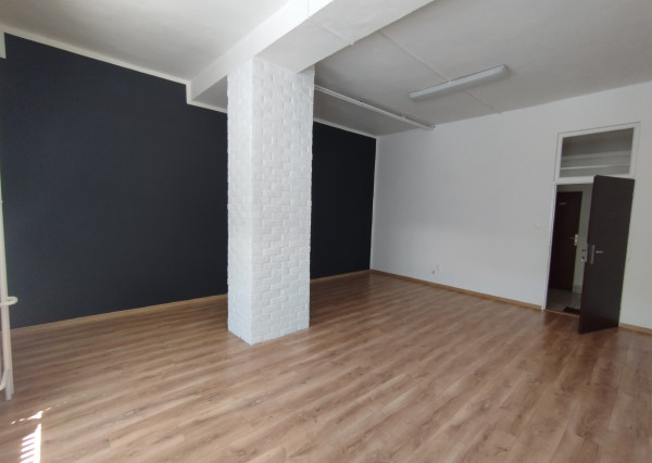 Kancelársky/prevádzkový priestor na prenájom-Lučenec