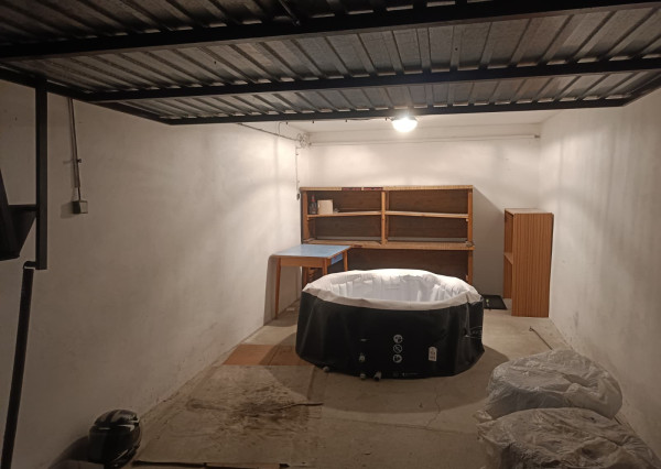 Priestranná garáž 19 m² elektrina – Topoľčany, sídlisko Mexiko