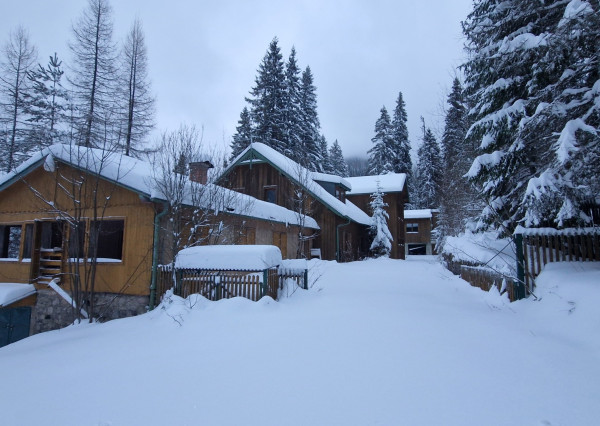 I N V E S T I Č NÁ rekreačná chata v obci Stratená-NA PREDAJ