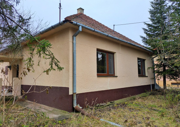 Predaj, rodinný dom - Dvorníky (1238-12-AFI)