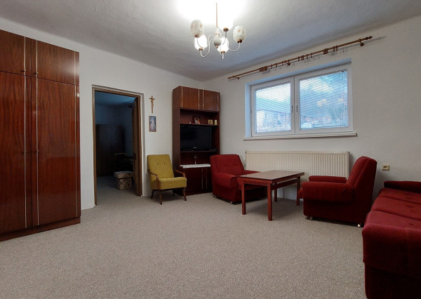 Predaj - rodinný dom v obci Tesáre ID 211-12-LUGU