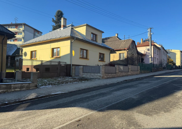 Pripravujeme na predaj rodinný dom blízko centra Námestova