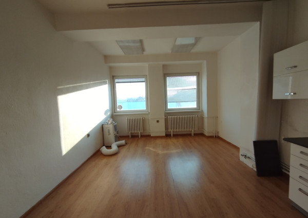 Kancelársky/prevádzkový priestor na prenájom-Lučenec