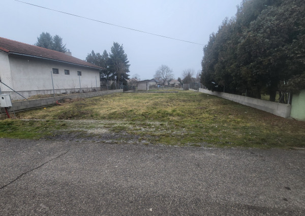 Predaj, stavebný pozemok - Jur nad Hronom (010-14-MIMI)