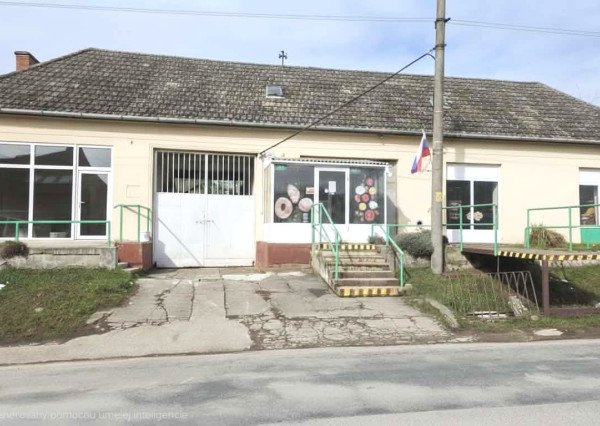 Polyfunkčná budova s fungujúcou prevádzkou – Adamovské Kochanovce