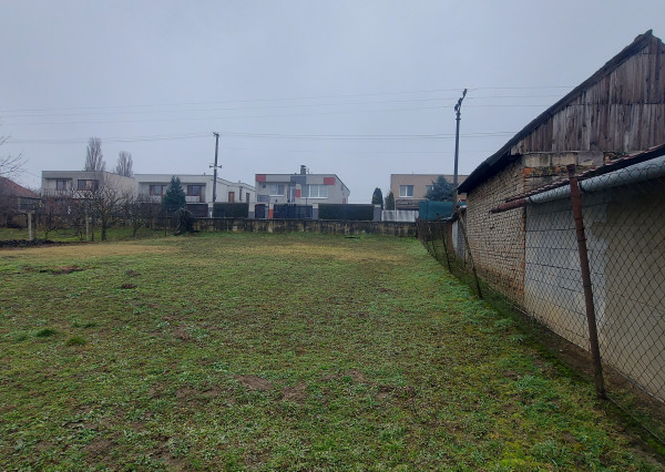 Predaj stavebný pozemok obec Rišňovce, 957m2(240-14-JUF)